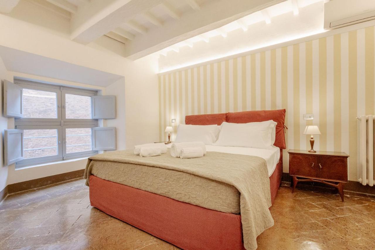 Palazzo Chigi Zondadari Apartman Siena Kültér fotó